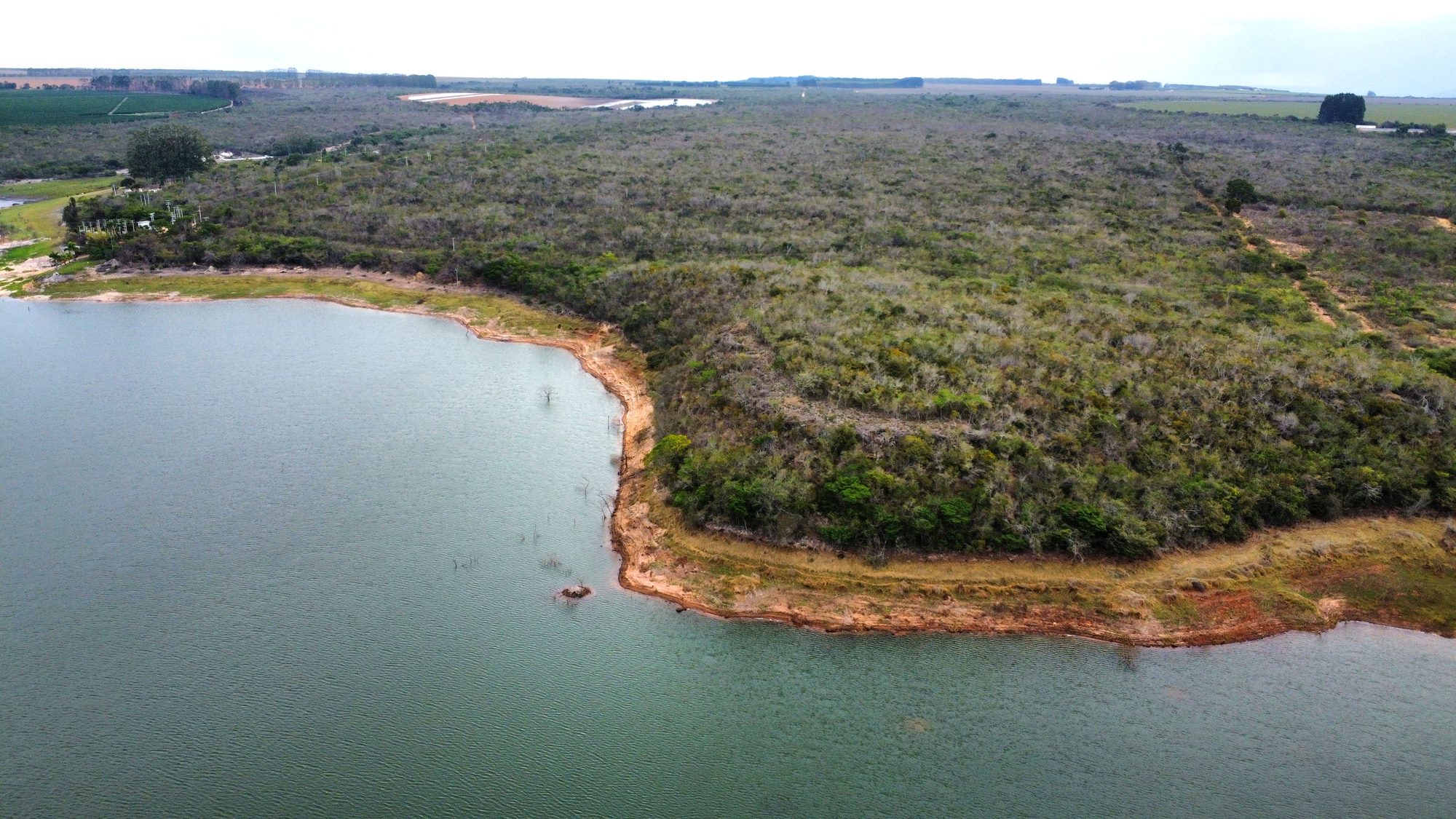 Vista aérea do terreno às margens do Rio Paraguaçu